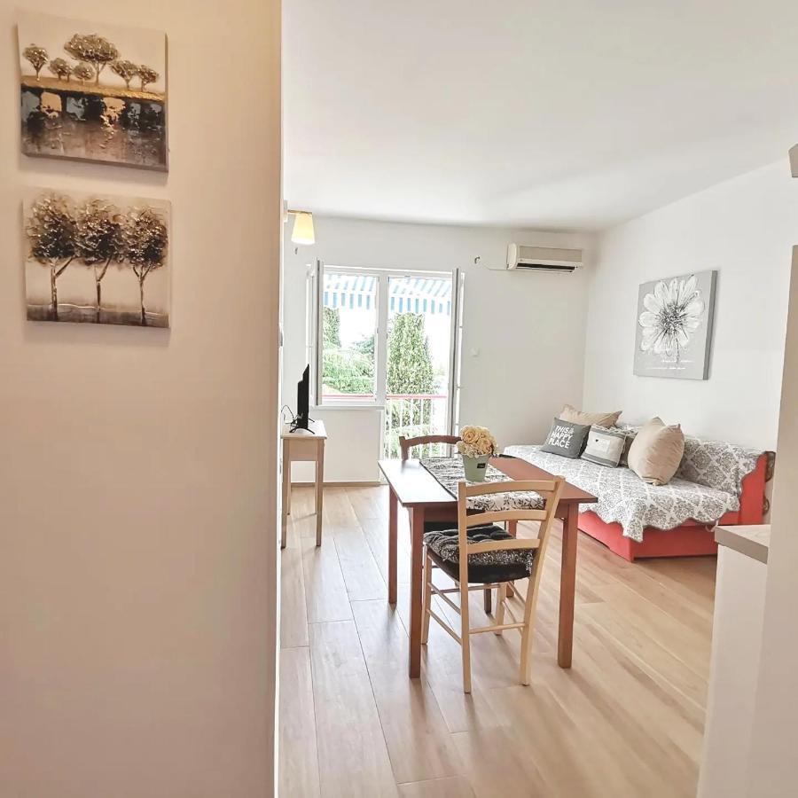 Apartments House Pinezic Malinska Exterior photo